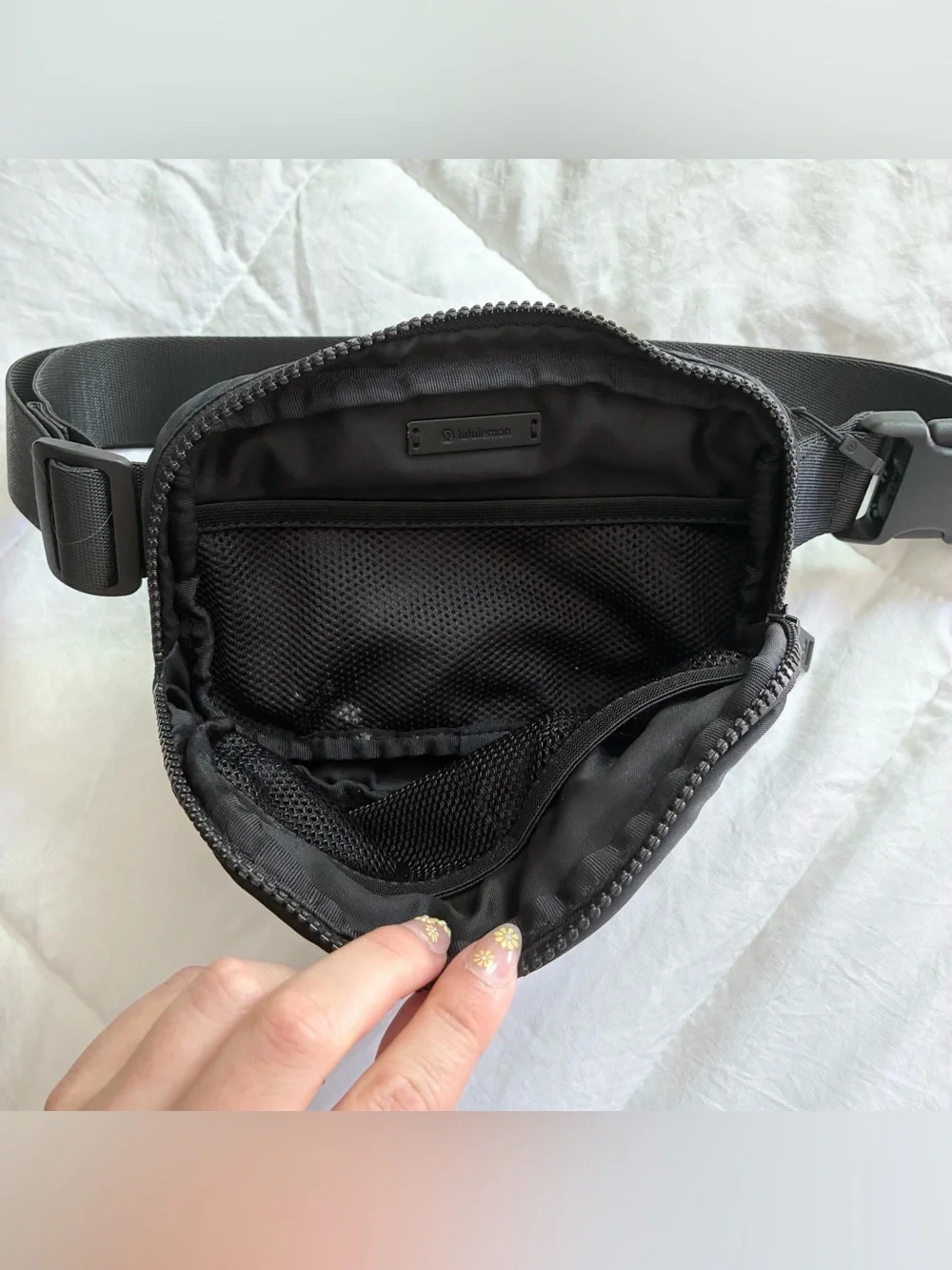 Lululemon black belt bag fanny pack